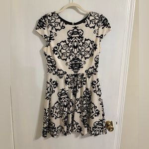 Cap shoulder white and black dress, size 13/14